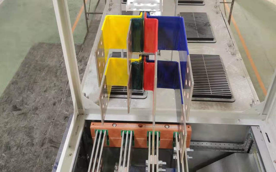���ĸ�߲۰�װ